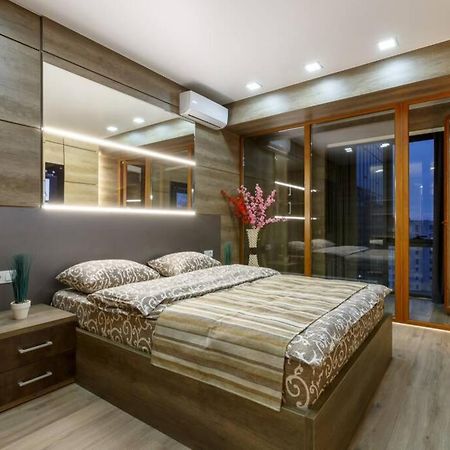City Center. Panoramic Windows. Fireplace. 키시나우 외부 사진